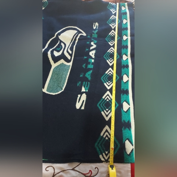 Seattle Seahawks Hooded Poncho - Picture 6 of 6